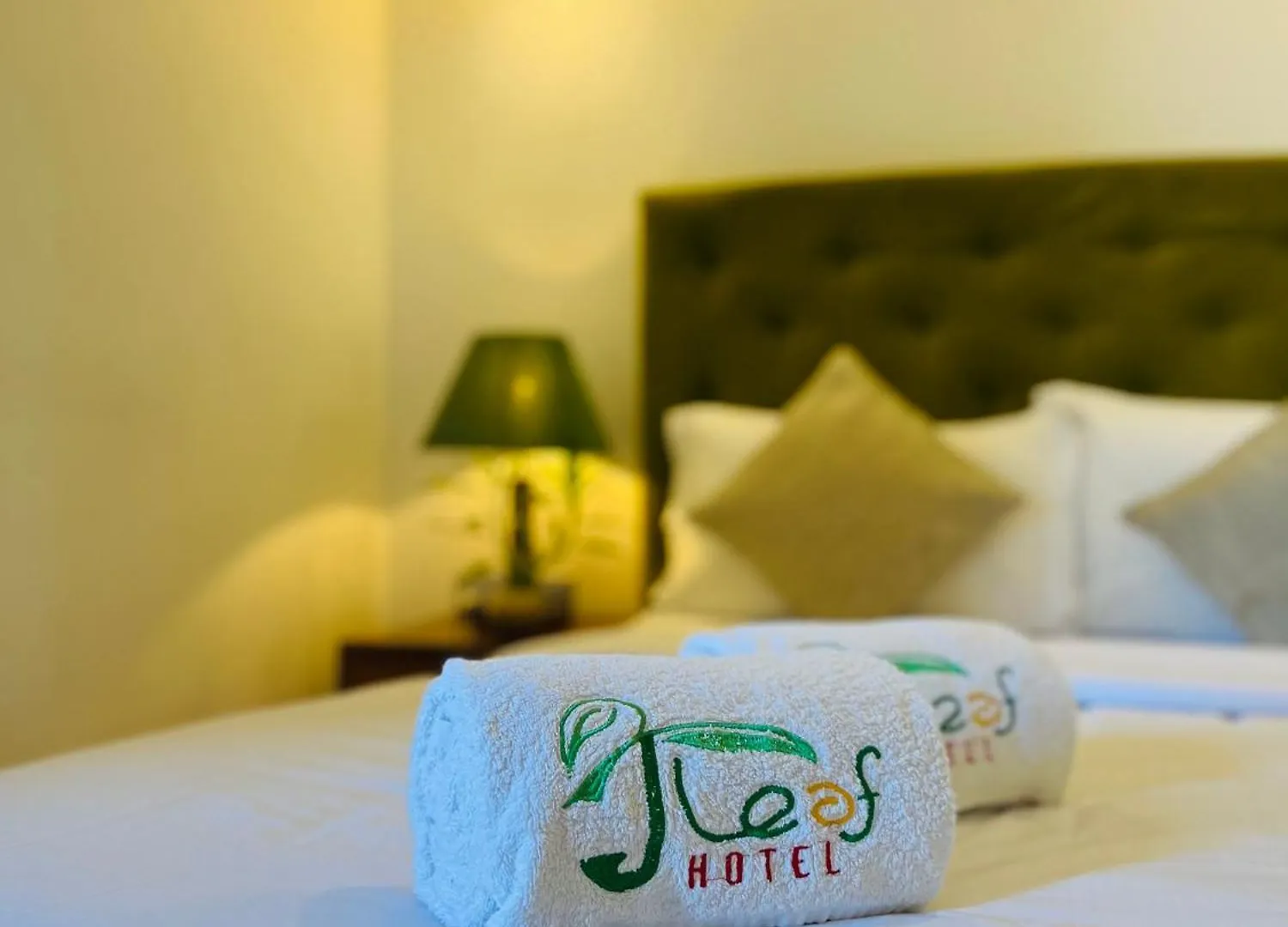 J Leaf Hotel By Blue Bird Negombo
