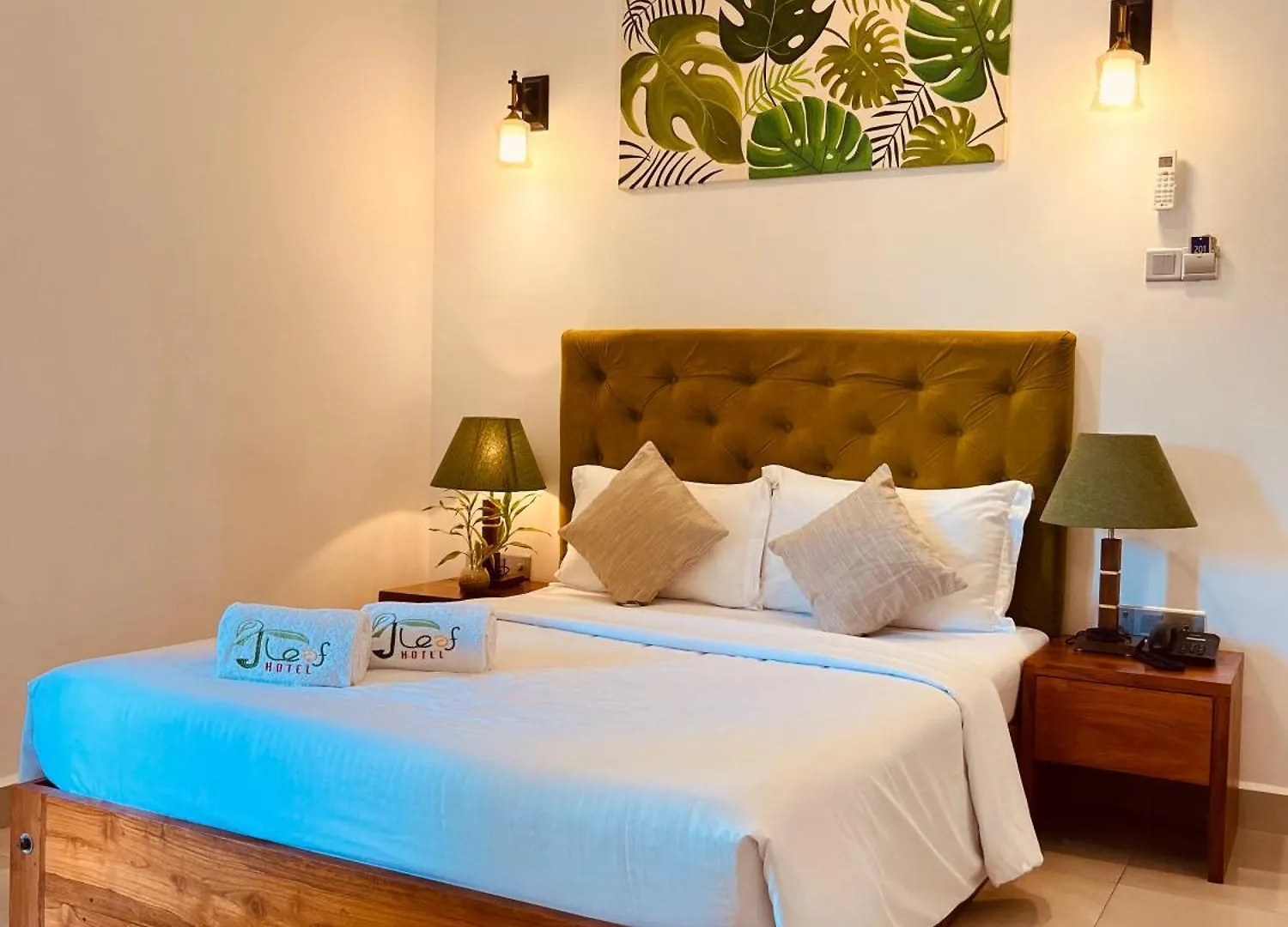 J Leaf Hotel By Blue Bird Negombo