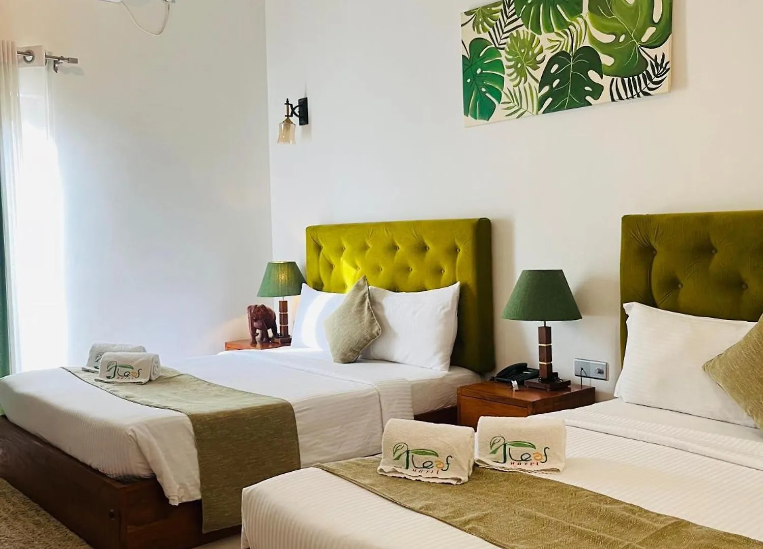 J Leaf Hotel By Blue Bird Negombo