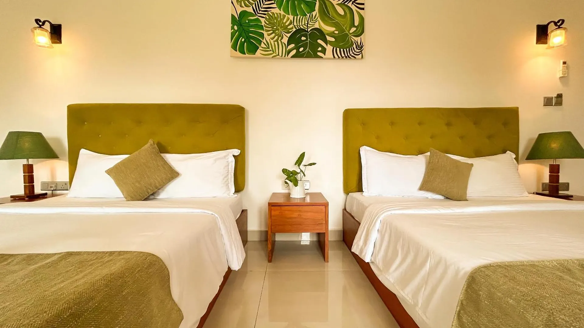 J Leaf Hotel By Blue Bird Negombo