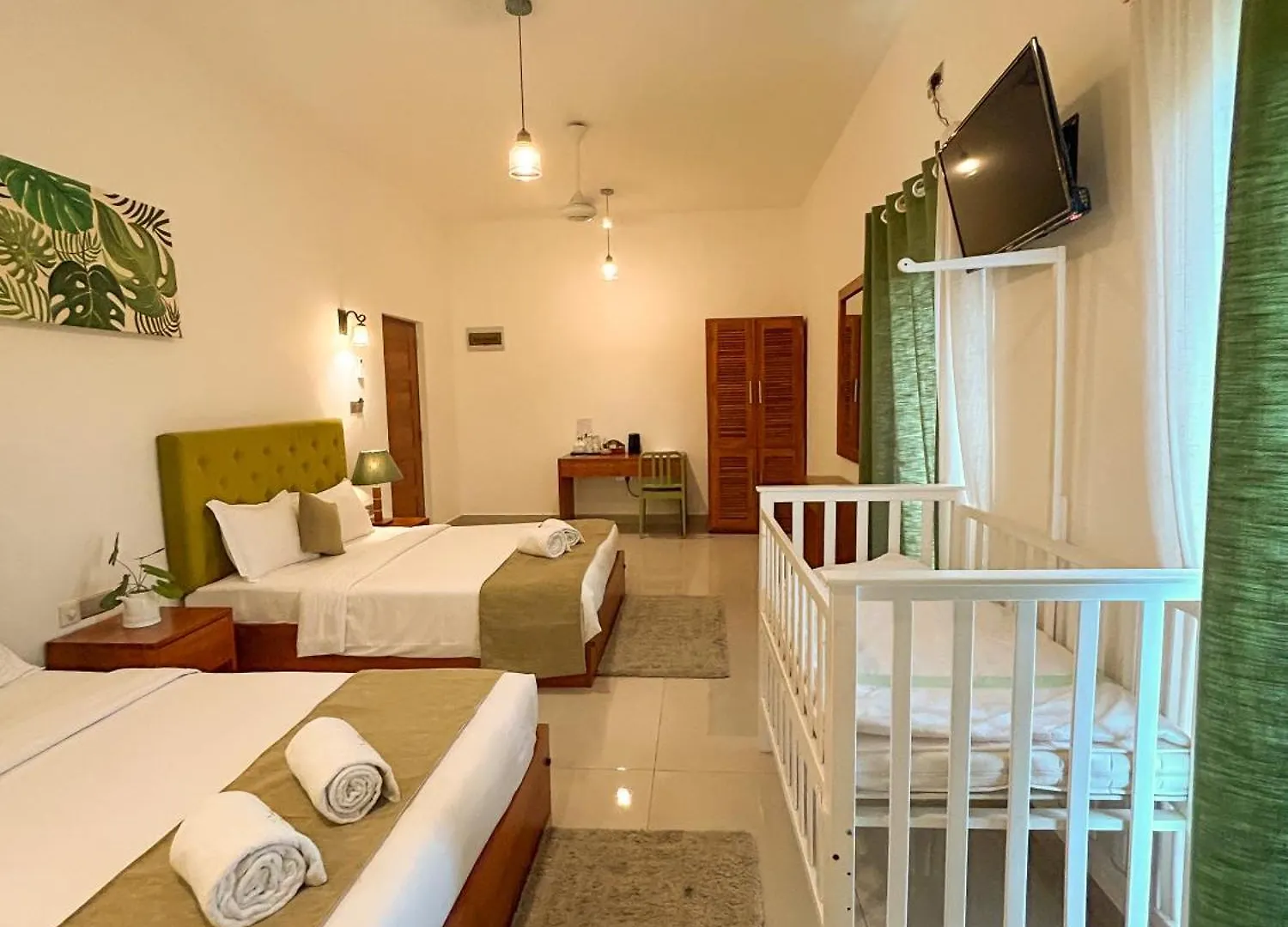 J Leaf Hotel By Blue Bird Negombo