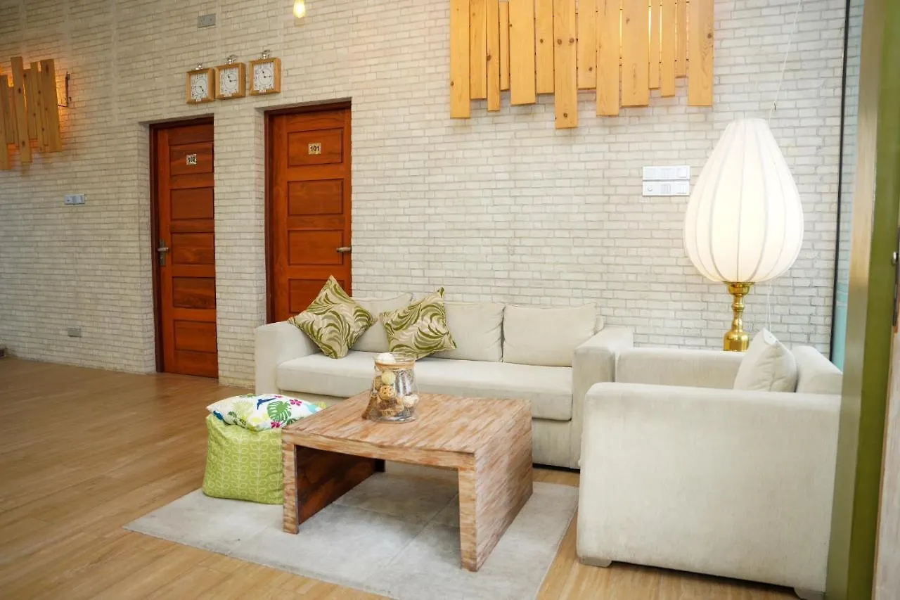 J Leaf Hotel By Blue Bird Negombo