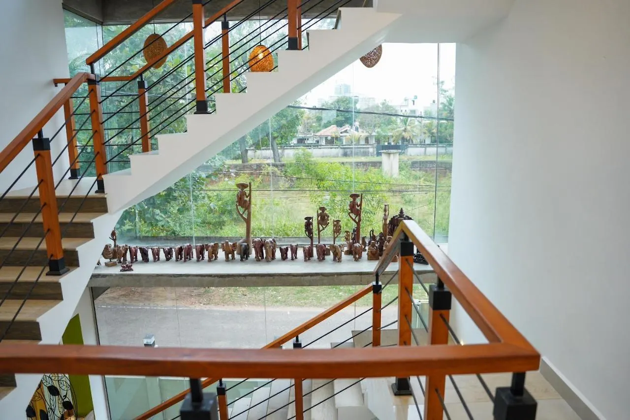 J Leaf Hotel By Blue Bird Negombo 3*,